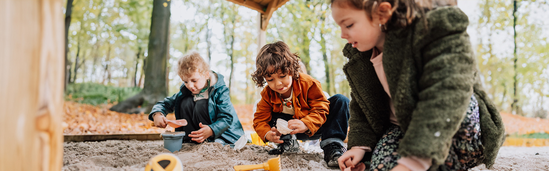 Combining outdoor play with learning and responsibility